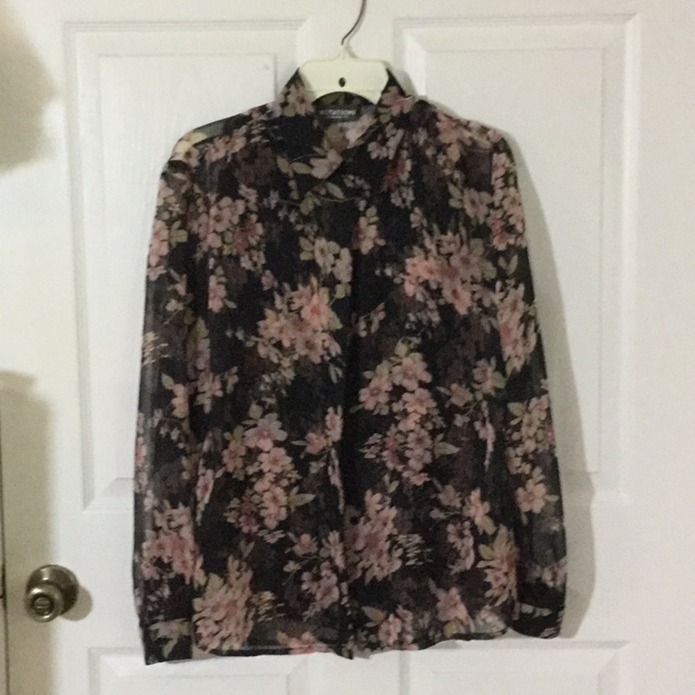 Notations flowered sheer shirt with shell.